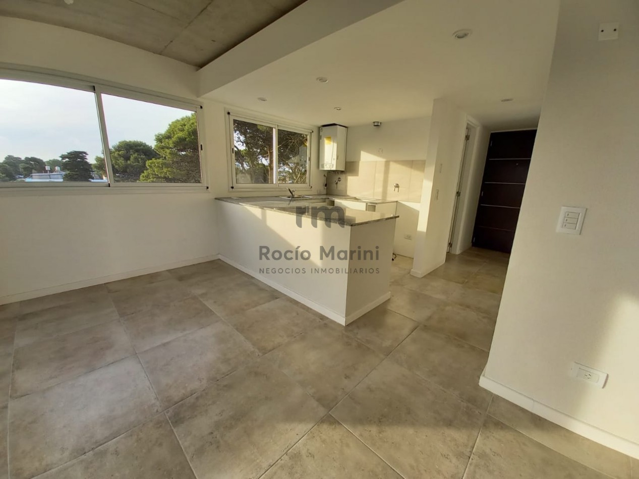 PINAMAR- Venta 2 ambientes centrico