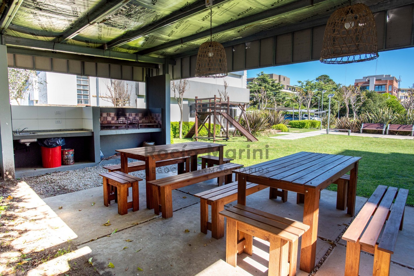 PINAMAR- Venta 2 ambientes centrico