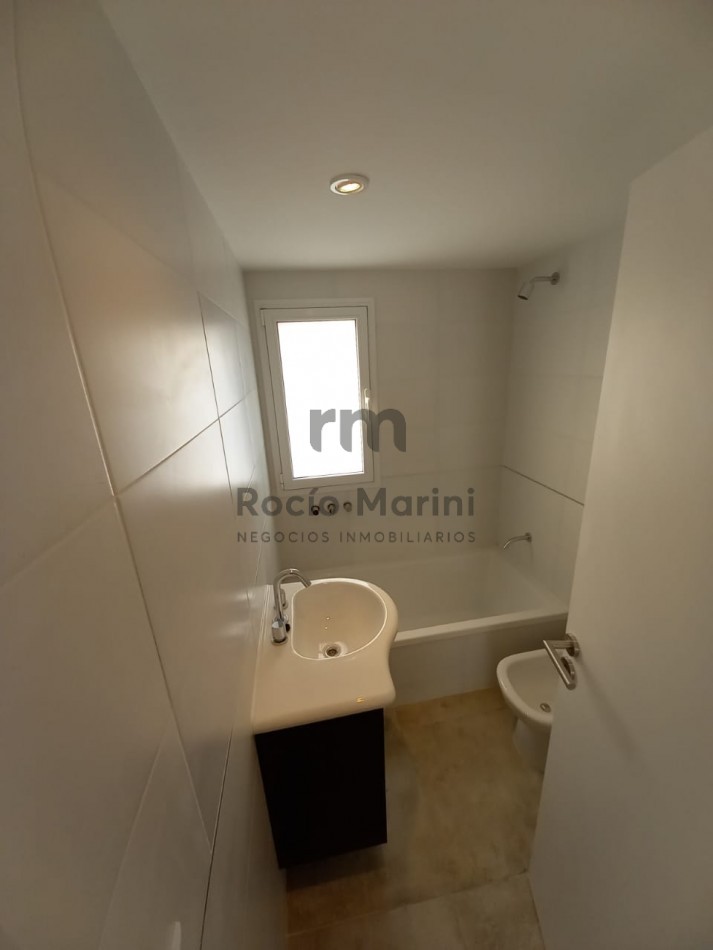 PINAMAR- Venta 2 ambientes centrico