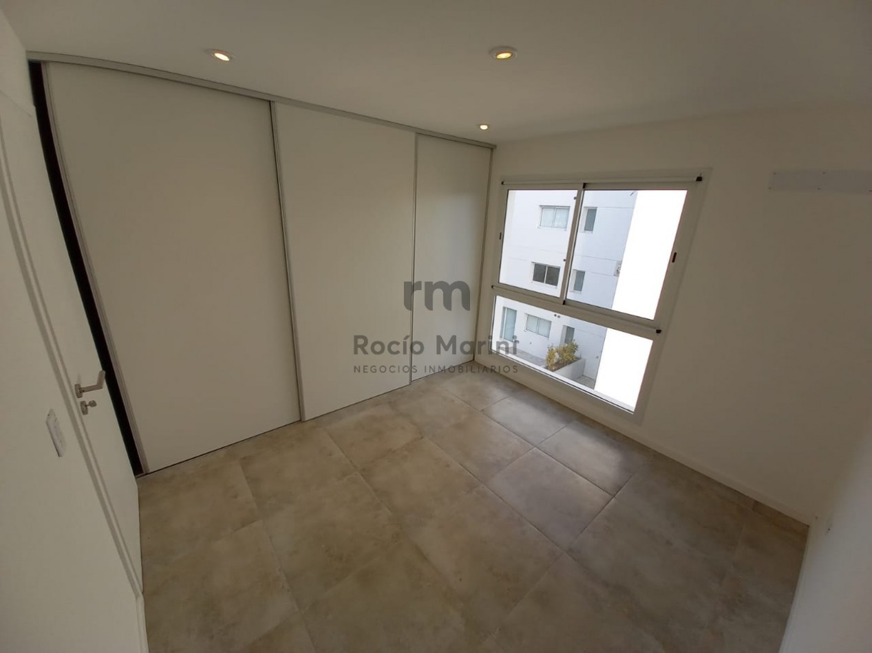 PINAMAR- Venta 2 ambientes centrico